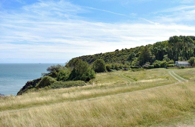 3 bedroom accommodation in Bembridge, near Sandown