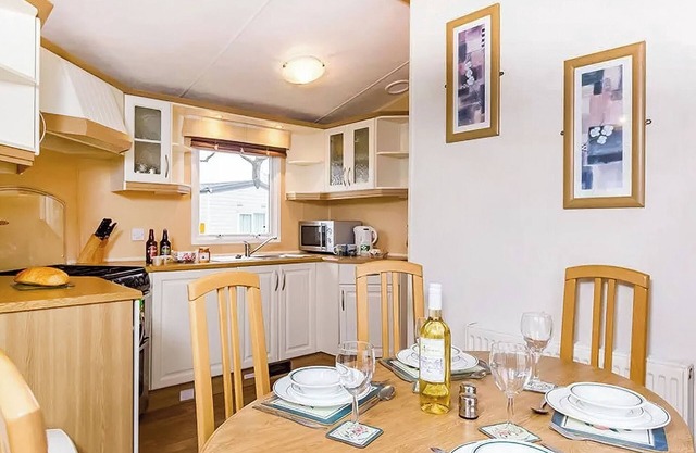 3 bedroom accommodation in Newbridge, Nr Yarmouth