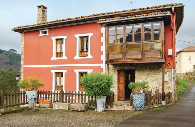 3 bedroom accommodation in El Cueto