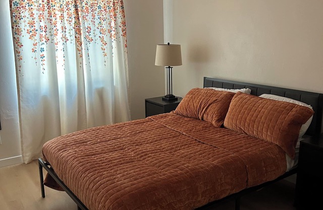3-bedroom Apt in S. PHX 10 mins from Airport with WiFi, AC