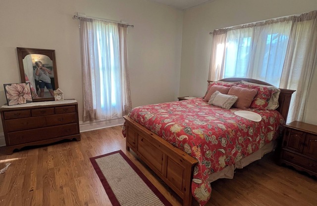 3 bedroom home in downtown Fitzgerald. Nice quiet neighborhood. Fenced backyard