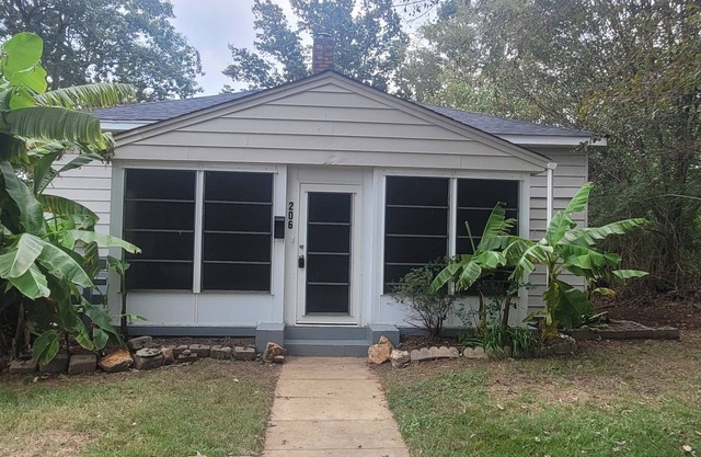 3-bedroom house in enjoyable Kings Mountain with mountain view!