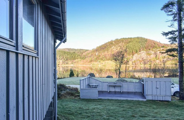 3 Bedroom Lovely Home In Helvik
