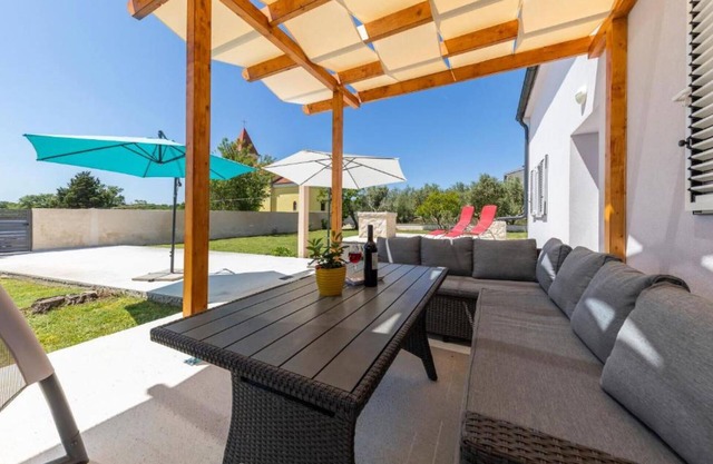 3 bedroom nice home in Nin