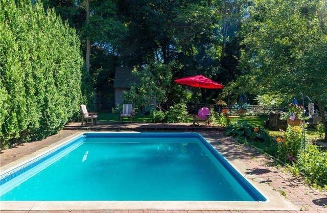 3 bedroom, pet friendly home with pool, downtown Wakefield