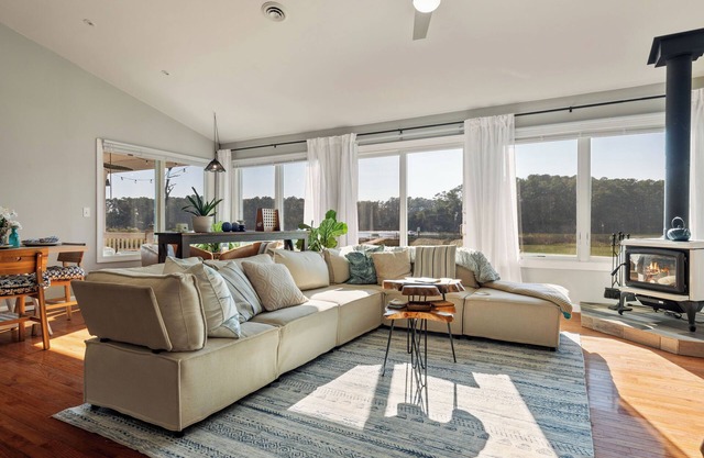 3 BR Bay Home w Private Dock & all the Amenities