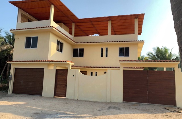 3 Floor House With private pool & 300 ft from beach access