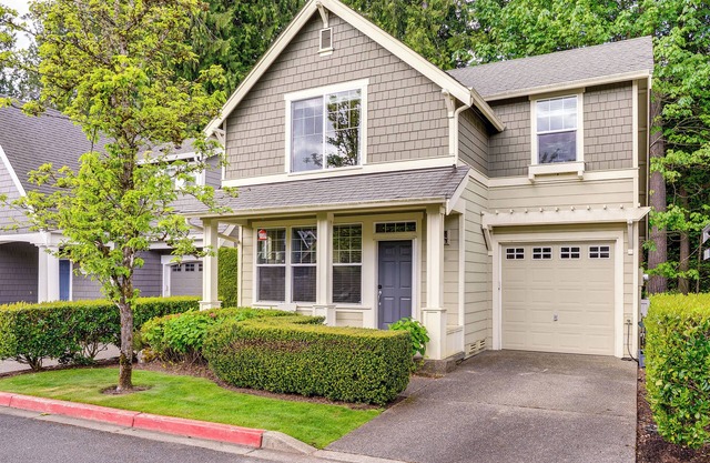 3 Mi to Dtwn Bothell: Quaint Family Home w/Patio