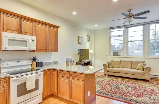 3 Mi to Warren Dunes: Sawyer Getaway w/Fireplace!