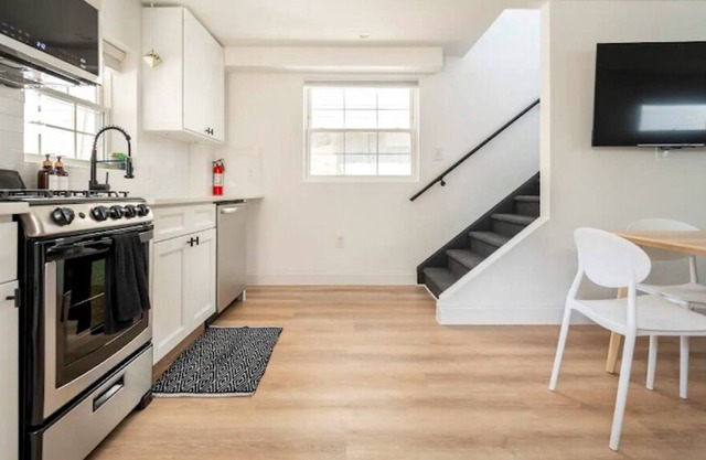 3 min to beach HOT TUB NYC Beach House