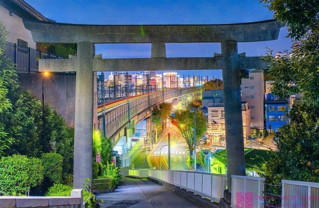 3 min. walk from Kita-Akabane Station, 10 min. by train from Shinjuku, 8 min. from Ikebukuro, 20 min. from Shibuya
