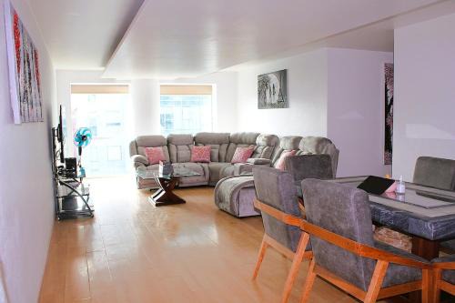 3 Recamaras, 4 camas, 2 baños, Estacionamiento