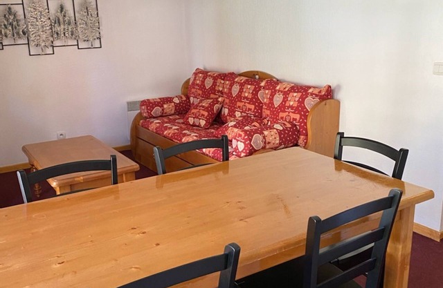 3-room apartment for 6 people with balcony, parking, and wifi in Orcières-Merlette
