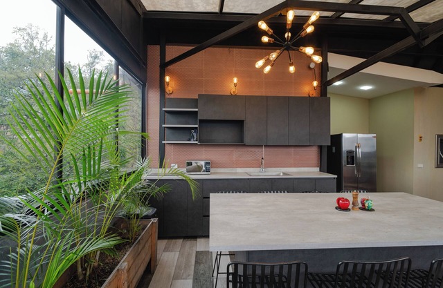 3-Story Penthouse with Jacuzzi - Rooftop - Views