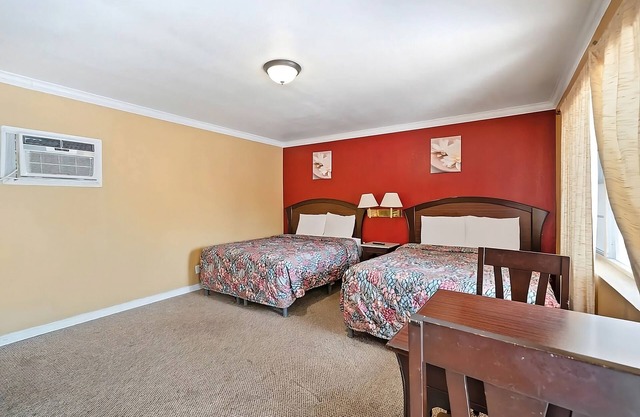3 Units Perfect for Big Groups, Free Parking, Pets are Welcome!