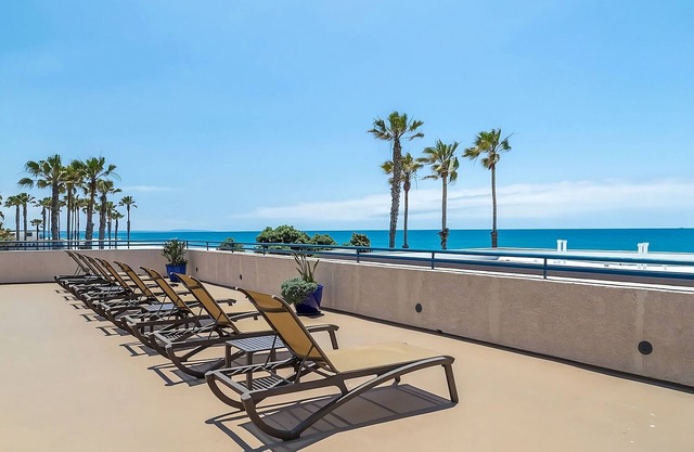 3 Units w/Kitchen | Steps to Pacific Beach