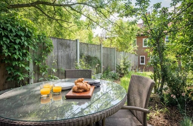 3 Vicarage Cottages, Bruisyard