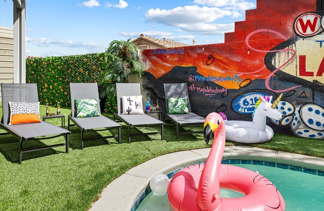 30% Off! Luxury Haven w/Heated Pool & Spa! Pets OK