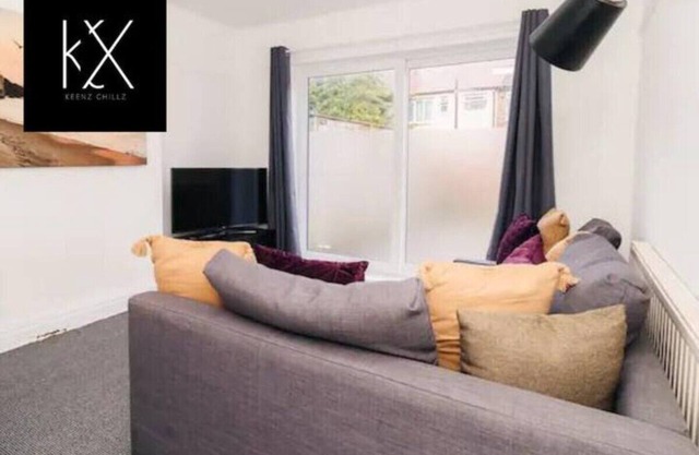 30%OFF Monthly Stays | Solo & Business Sleeps 2!