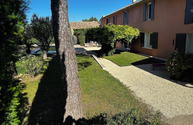 310 M2 FARMHOUSE WITH HEATED SWIMMING POOL ON 2000M2 GARDEN