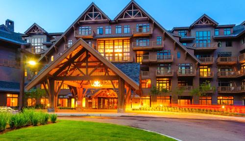 343 Studio NATIONAL 3rd Floor Pool & Mountain Views By Stowe Mountain Rentals