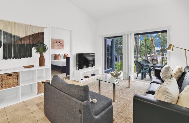350D - Sunny Apt in Boca Raton