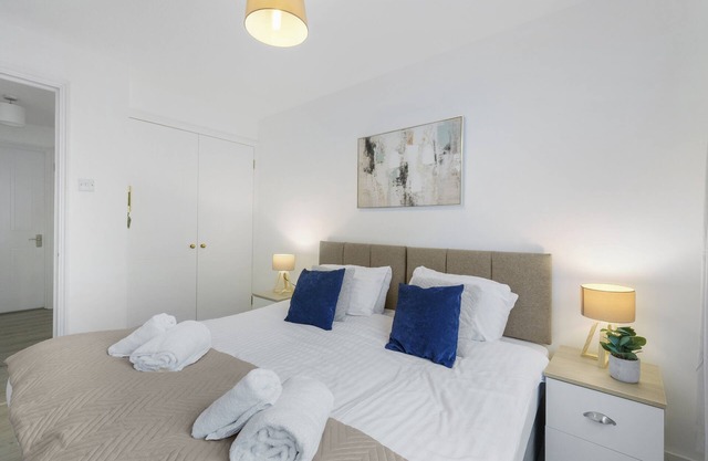 360 E14 Tyndal Ct 09 -Charming 2-bedroom, 1-Bathroom Apartment in Transom Square