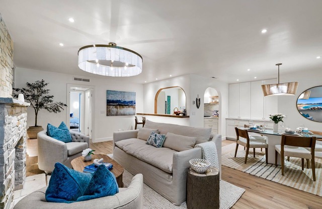 3972 DolceVita ~Beautiful Remodel, Walk Everywhere