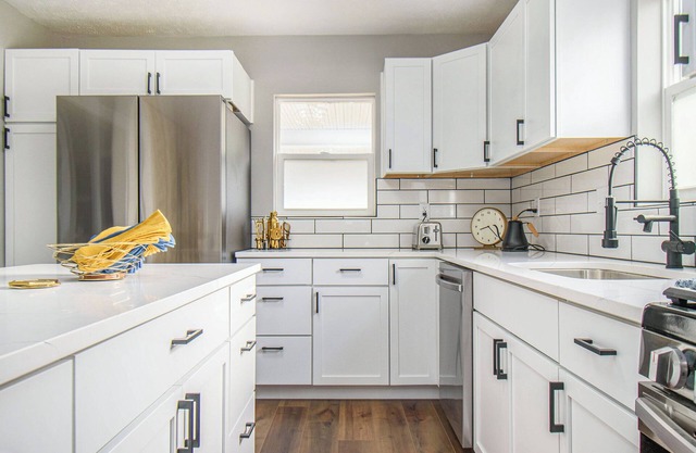 3BD Serene Home - Backyard - 7 Mins Notre Dame