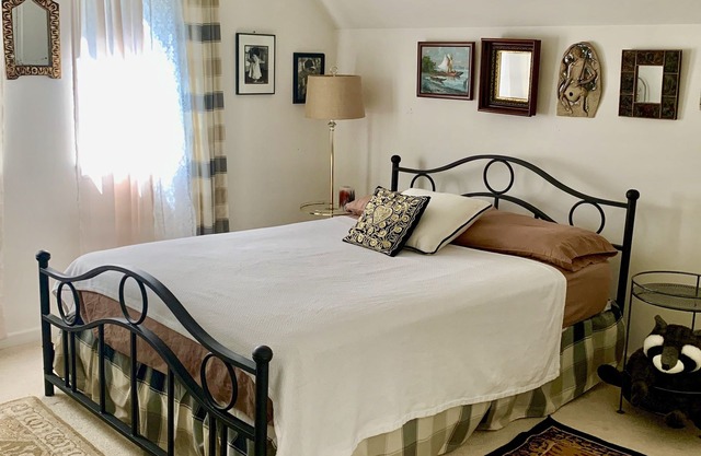 3BR 3 Level Chalet 60 Mi. W of Washington DC (Linden/Front Royal Va)-ADULTS ONLY