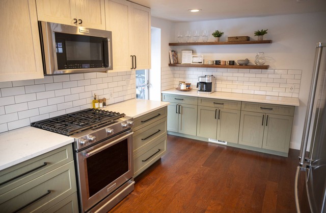 3BR, AC, Hot Tub + Walkable Amenities
