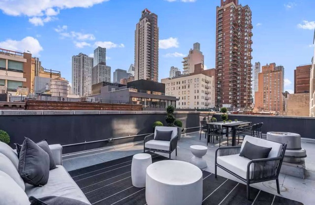 3BR Penthouse Suite with Massive Private Rooftop