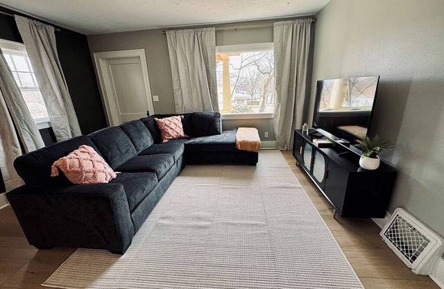 3BR Urban Oasis Near Downtown Sioux Falls & Sanford Health