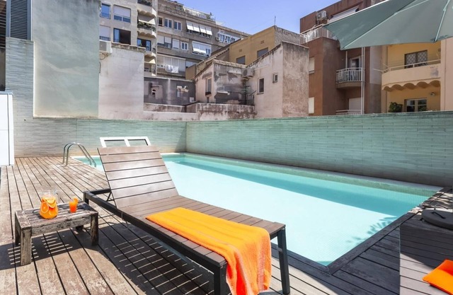 3BR with Terrace and pool available for 8 guests