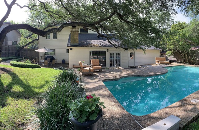 4/3 Lux Home w/pool 3mils toDwntwn, SXSW, walk to ACL/Zilker Park *LOCATION*