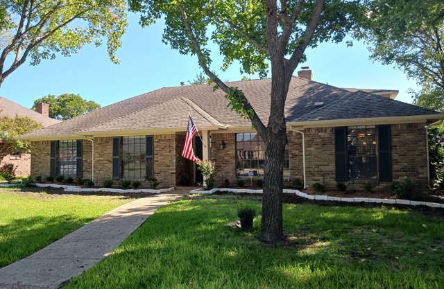 4 Bd/3bath house in Allen. Quiet neighborhood.