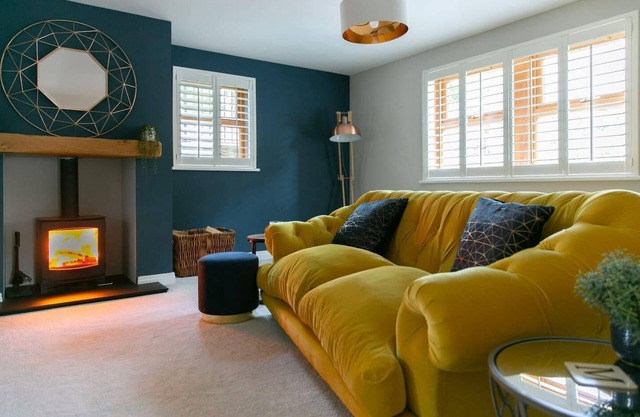 4 Bed House Sleeps 9 - Parking, Garden, Bbq, Wifi