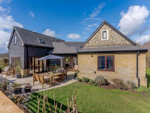 4 Bed in Ashford 86647