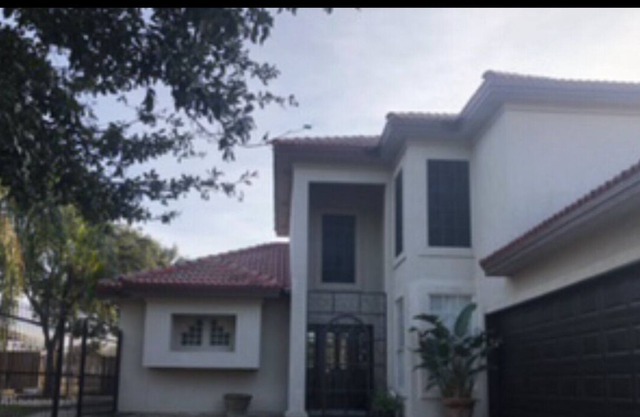 4 bedroom 2.5 restroom House in the Northside close toPark hospital restaurant