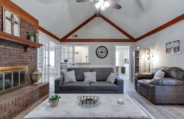 4-Bedroom, 2-Bath Home with All Amenitiesnnnn