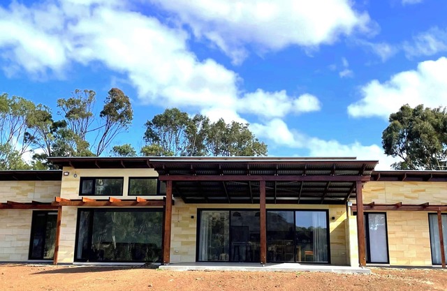 4 Bedroom 4 Bathroom Spacious Luxury New Home Private Location Minutes to Beach