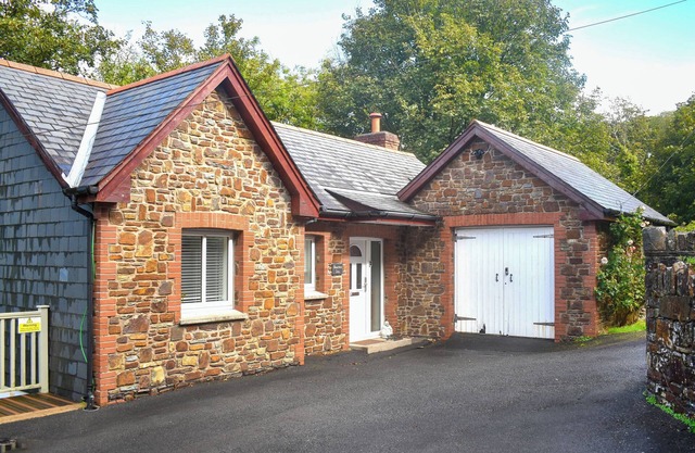 4 bedroom accommodation in Lynton