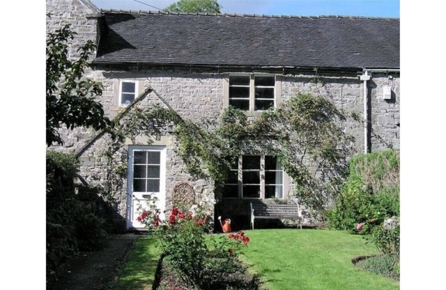 4 Bedroom Country Cottage, sleeping up to 8 guests & pet friendly