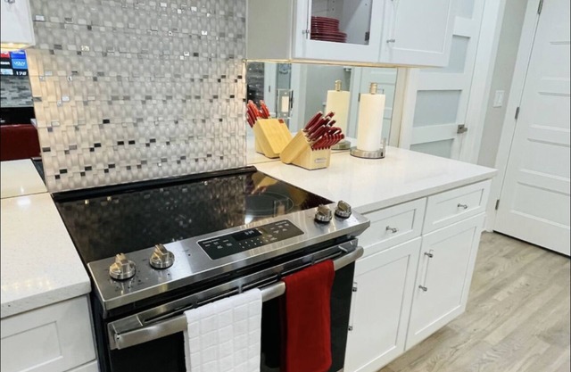 4 bedroom EastLake / Belvedere Park home