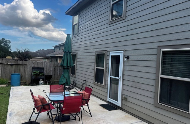 4-bedroom house in welcoming Conroe with office space and game room, WiFi