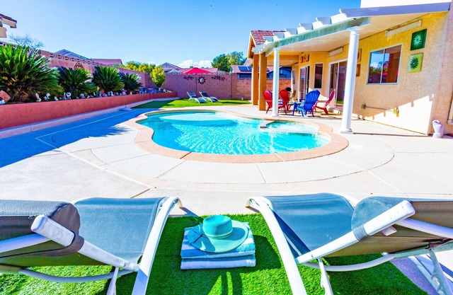 4-bedroom house in delightful North Las Vegas with AC, fitness area
