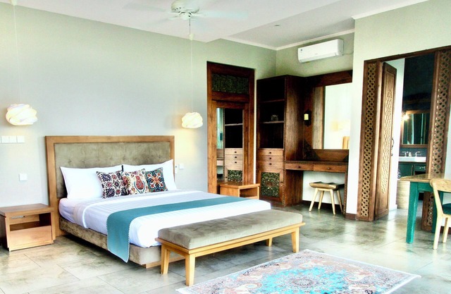 4 bedroom villa in Bali at prime location close to white sand beaches