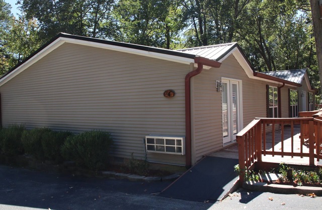 #4 Birdsong Resort Circle w/view of Kentucky Lake - Camden TN