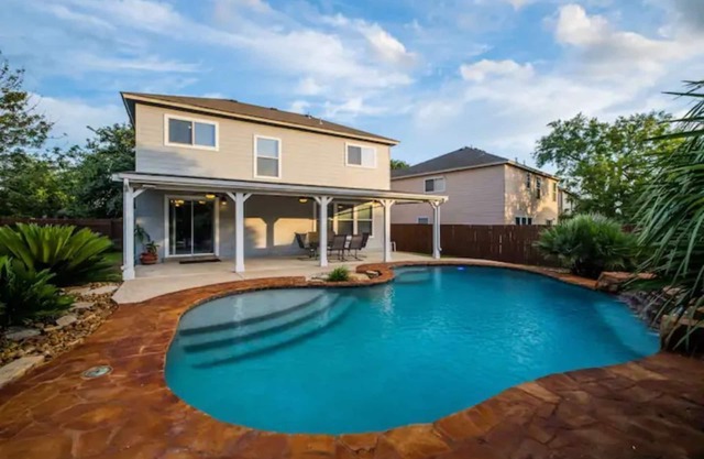 4 BR Oasis pool house - BMT Lackland & SeaWorld
