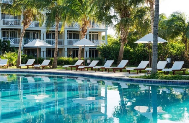 4 BR Oceanfront Penthouse, All-Inclusive Suite at Alexandra Resort